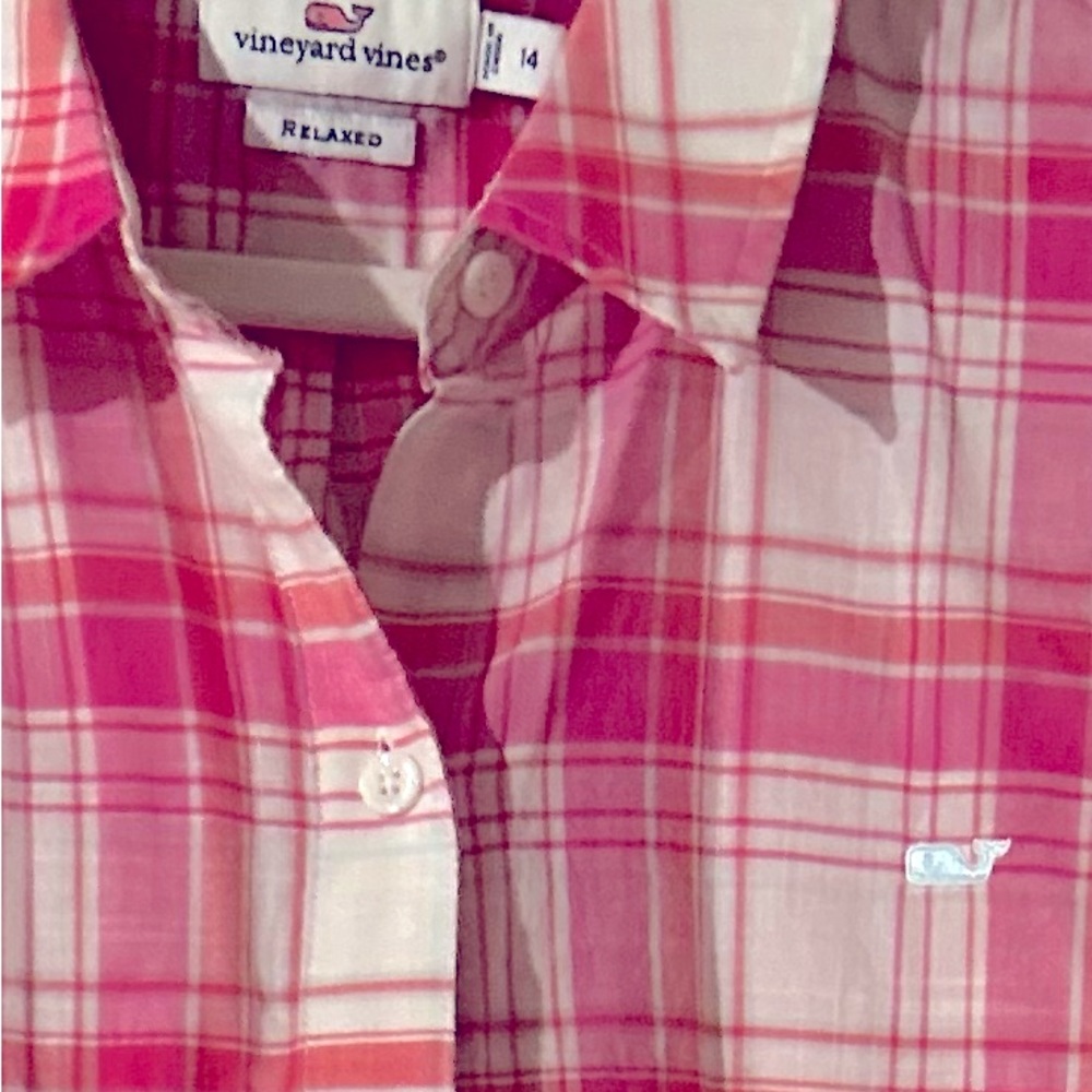 Woman’s vineyard vines button down